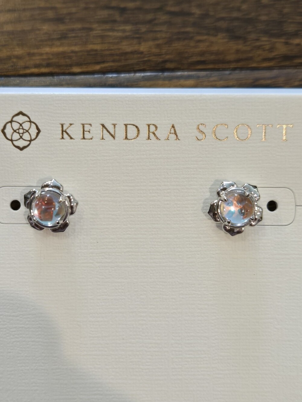 NWT Kendra Scott Susie Stud Earrings Rhodium Dichoric Glass - Picture 4 of 8